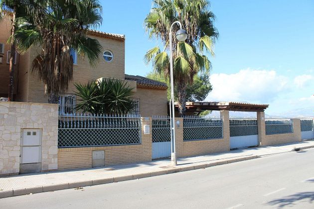 Foto 1 de Chalet en venta en Rincón de Loix de 3 habitaciones con terraza y garaje