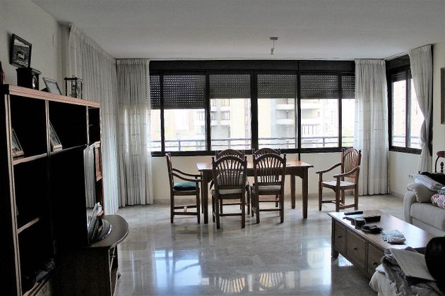 Foto 2 de Piso en venta en Pueblo Levante de 3 habitaciones con terraza y piscina