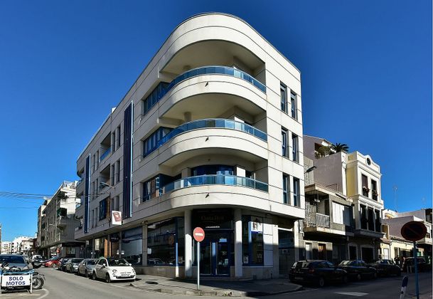 Foto 1 de Alquiler de piso en calle Vicente Blasco Ibañez de 2 habitaciones con muebles y balcón