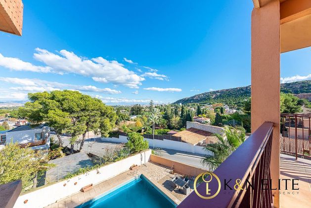 Foto 2 de Xalet en venda a Vistahermosa de 9 habitacions amb terrassa i piscina