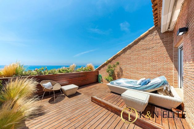 Foto 1 de Casa en venda a calle Océano de 6 habitacions amb terrassa i piscina