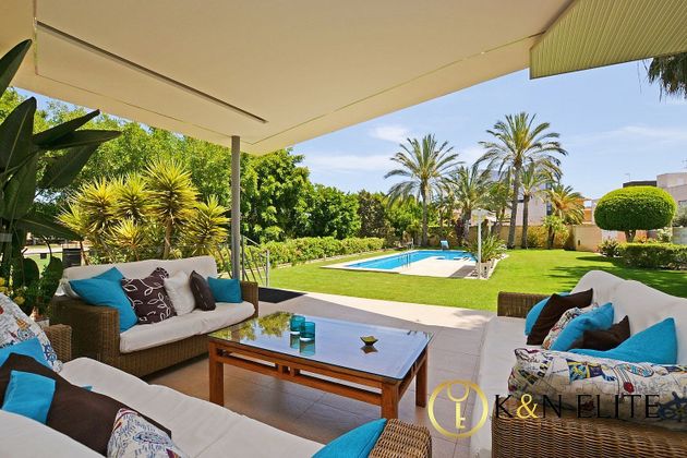 Foto 1 de Venta de chalet en Alicante Golf de 8 habitaciones con terraza y piscina