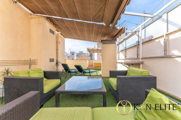 Foto 1 de Ático en venta en Ensanche - Diputación de 2 habitaciones con terraza y aire acondicionado