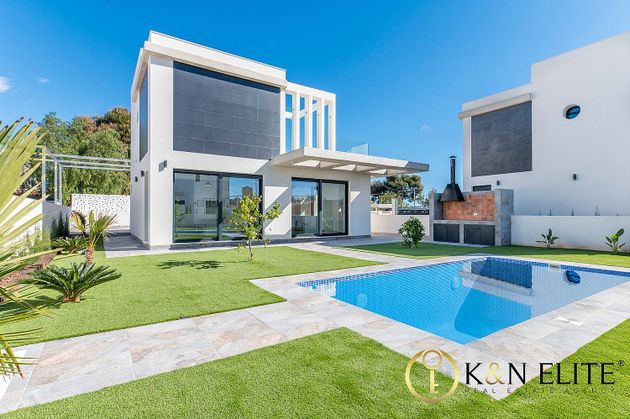 Foto 2 de Xalet en venda a Playa Mucha Vista de 3 habitacions amb terrassa i piscina