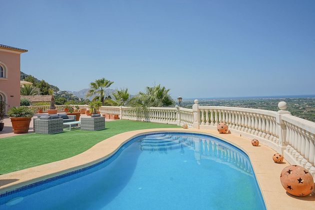 Foto 1 de Casa en venda a Pedreguer de 5 habitacions amb terrassa i piscina