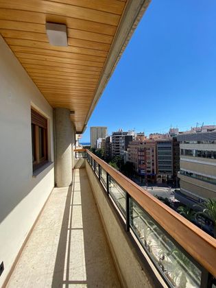 Foto 1 de Pis en lloguer a Centro - Alicante de 3 habitacions amb terrassa i garatge