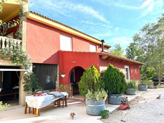 Foto 1 de Casa rural en venda a Villena de 4 habitacions amb terrassa i piscina