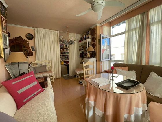 Foto 1 de Àtic en venda a Centro - Alicante de 4 habitacions amb terrassa i balcó