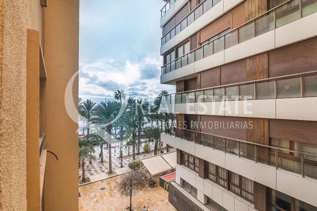 Foto 2 de Piso en venta en Casco Antiguo - Santa Cruz de 2 habitaciones con terraza y balcón