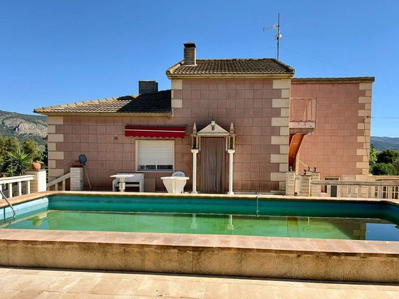 Foto 2 de Xalet en venda a Castalla de 7 habitacions amb terrassa i piscina