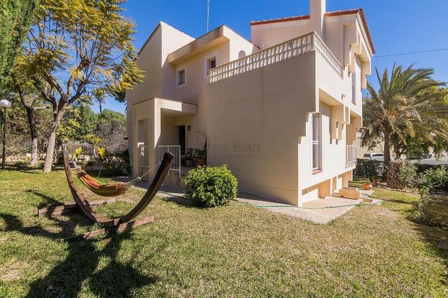 Foto 1 de Chalet en venta en Cabo de las Huertas de 3 habitaciones con terraza y piscina