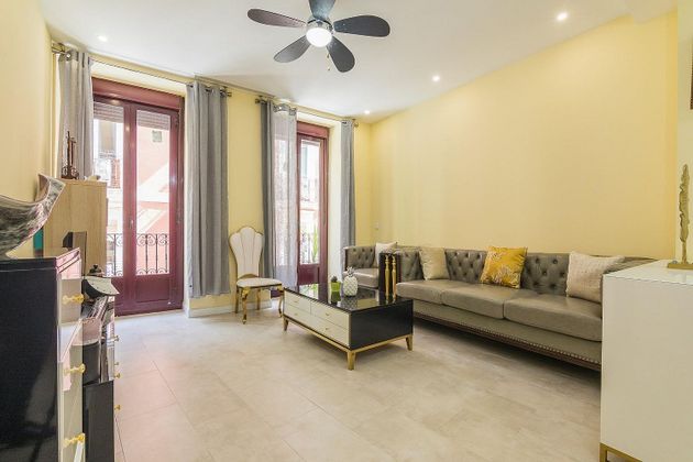 Foto 1 de Pis en venda a Centro - Alicante de 4 habitacions amb balcó i calefacció