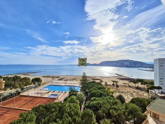 Foto 1 de Piso en venta en Cabo de las Huertas de 4 habitaciones con terraza y piscina