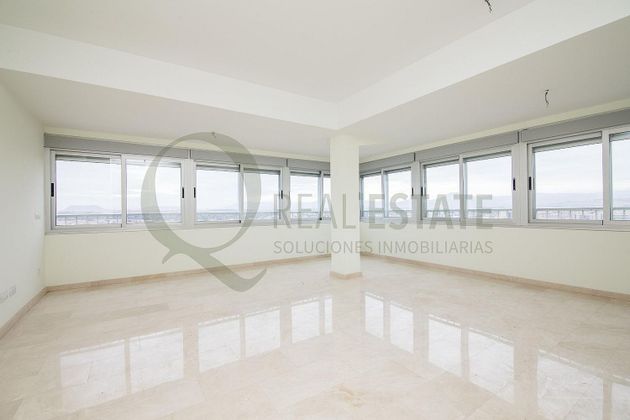 Foto 1 de Ático en venta en Playa de San Juan de 3 habitaciones con calefacción y ascensor