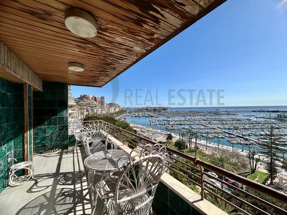 Foto 2 de Pis en venda a Ensanche - Diputación de 4 habitacions amb terrassa i balcó