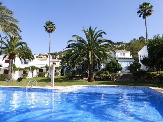 Foto 1 de Casa adossada en venda a Pedreguer de 2 habitacions amb terrassa i piscina