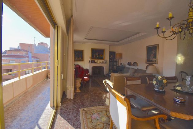 Foto 2 de Àtic en venda a plaza Reyes Magos de 4 habitacions amb terrassa i balcó
