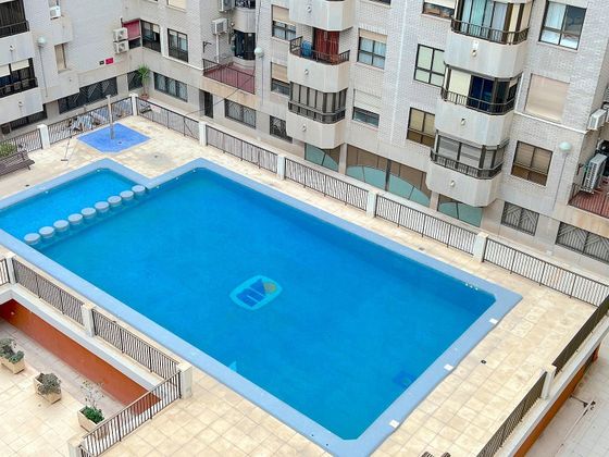 Foto 1 de Alquiler de piso en calle General O'donnell de 3 habitaciones con terraza y piscina