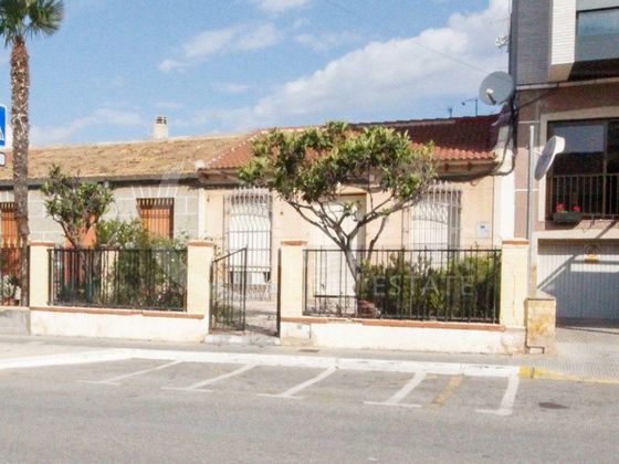 Foto 1 de Casa en venda a Montesinos (Los) de 4 habitacions i 144 m²