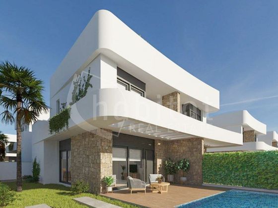 Foto 1 de Casa adossada en venda a Montesinos (Los) de 3 habitacions amb terrassa i piscina