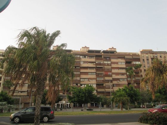 Foto 1 de Piso en venta en Ensanche - Diputación de 4 habitaciones con terraza y aire acondicionado