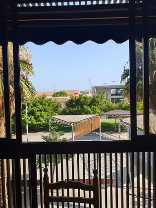 Foto 2 de Pis en venda a Ensanche - Diputación de 4 habitacions amb terrassa i aire acondicionat