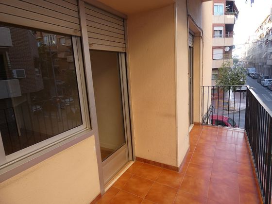 Foto 2 de Pis en venda a avenida De la Libertad de 3 habitacions amb terrassa i aire acondicionat
