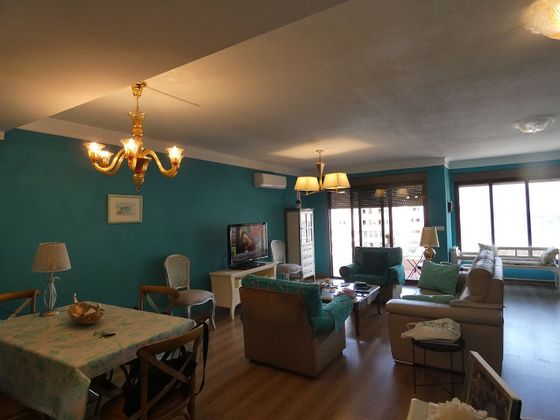 Foto 2 de Piso en venta en Ensanche - Diputación de 2 habitaciones con terraza y aire acondicionado