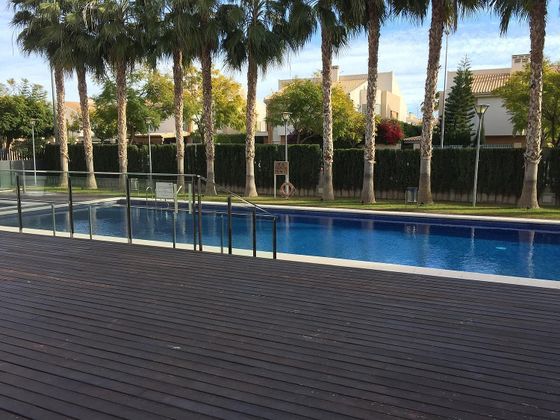 Foto 1 de Piso en venta en Playa Mucha Vista de 1 habitación con terraza y piscina