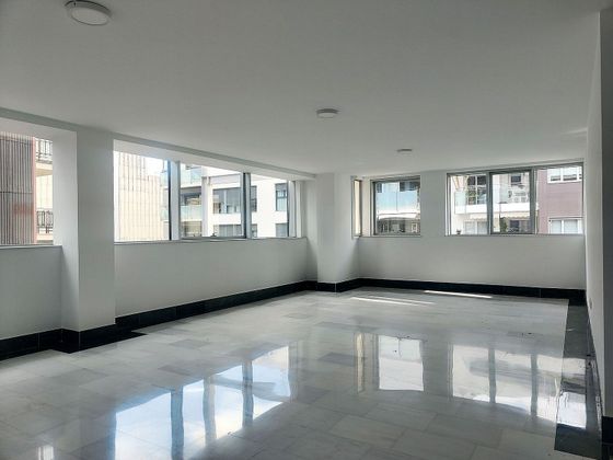 Foto 1 de Oficina en alquiler en Centro Urbano con aire acondicionado y ascensor