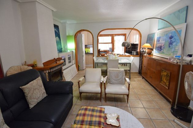 Foto 2 de Casa adossada en venda a calle Alcantarilla de 3 habitacions amb terrassa i balcó