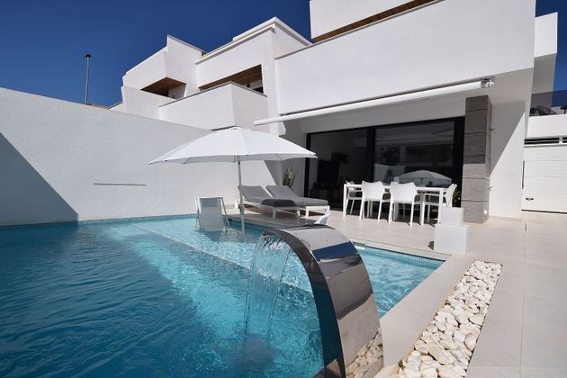Foto 1 de Casa adossada en venda a calle Sta Eulalia de 3 habitacions amb terrassa i piscina