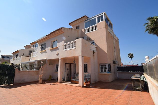 Foto 1 de Venta de casa en calle Las Tortolas de 2 habitaciones con terraza y piscina