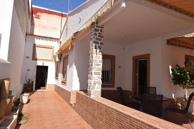 Foto 2 de Casa adossada en venda a calle Pedro Sanchez de 3 habitacions amb terrassa i aire acondicionat