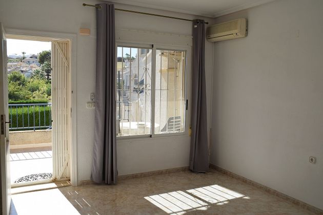 Foto 2 de Venta de casa en calle Benidorm de 2 habitaciones con terraza y balcón
