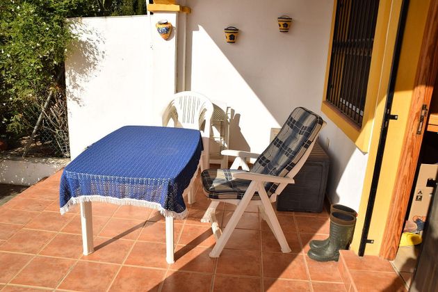 Foto 2 de Casa adossada en venda a avenida Rio Segura de 3 habitacions amb terrassa i jardí