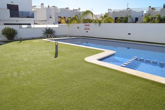 Foto 2 de Dúplex en venda a Torre de la Horadada de 2 habitacions amb terrassa i piscina