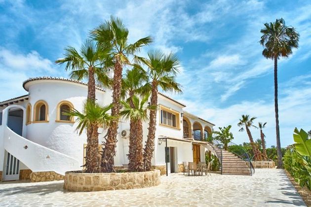 Foto 1 de Casa adosada en venta en Partides comunes - Adsubia de 11 habitaciones con terraza y piscina