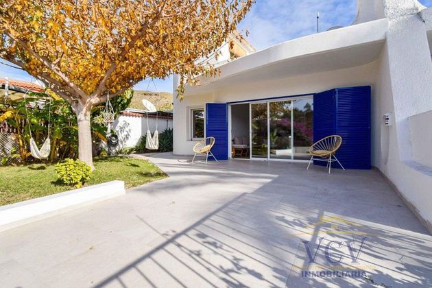 Foto 2 de Casa adossada en venda a Pueblo Español-Coveta Fumá de 3 habitacions amb terrassa i jardí