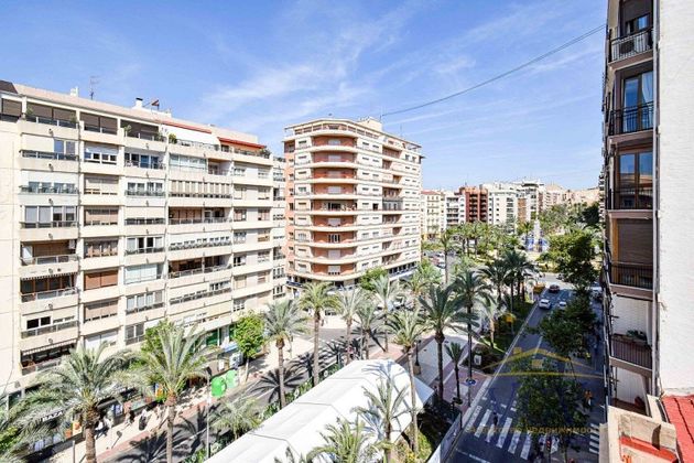 Foto 1 de Pis en venda a Centro - Alicante de 3 habitacions amb terrassa i balcó