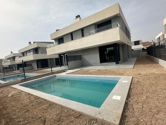 Foto 1 de Casa en venda a avenida Músico Maestro Antonio Climent de 4 habitacions amb terrassa i piscina