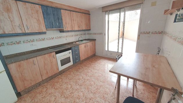 Foto 2 de Dúplex en venta en Petrer de 3 habitaciones con terraza y garaje