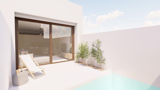 Foto 2 de Venta de casa en Santiago de la Ribera de 3 habitaciones con terraza y piscina