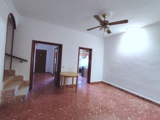 Foto 1 de Casa adosada en venta en Casco Antiguo de 3 habitaciones con terraza y jardín