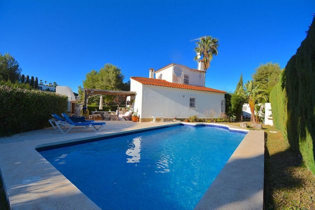 Foto 2 de Venta de chalet en El Montgó de 5 habitaciones con terraza y piscina