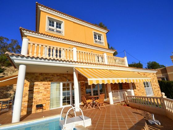 Foto 2 de Xalet en venda a calle Saragossa de 5 habitacions amb terrassa i piscina