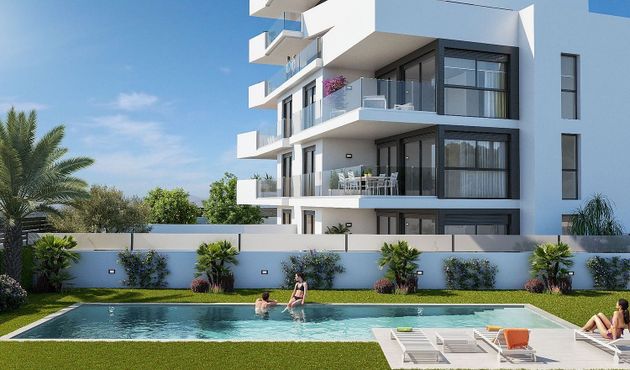 Foto 2 de Pis en venda a Puerto Deportivo de 3 habitacions amb terrassa i piscina