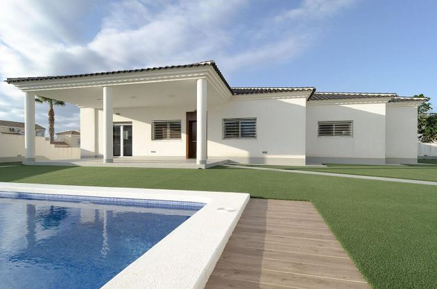 Foto 2 de Chalet en venta en Gran Alacant de 4 habitaciones con piscina y garaje