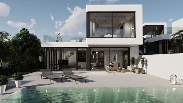 Foto 1 de Casa en venta en Ciudad Quesada de 4 habitaciones con terraza y piscina