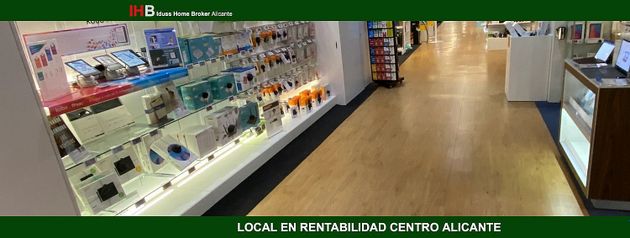 Foto 1 de Local en venta en Ensanche - Diputación de 2200 m²